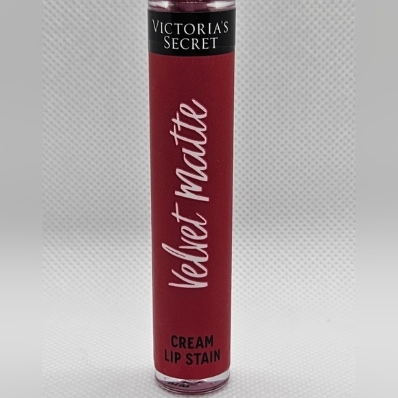 VICTORIA'S Secret NWT Velvet Matte Cream Lip Stain - Obsessed - Picture 2 of 5